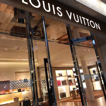 louis vuitton northbrook illinois|louis vuitton northbrook court.